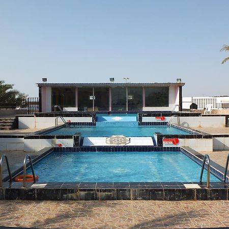 Al Ahmadi Plaza Resort Янбу Екстер'єр фото
