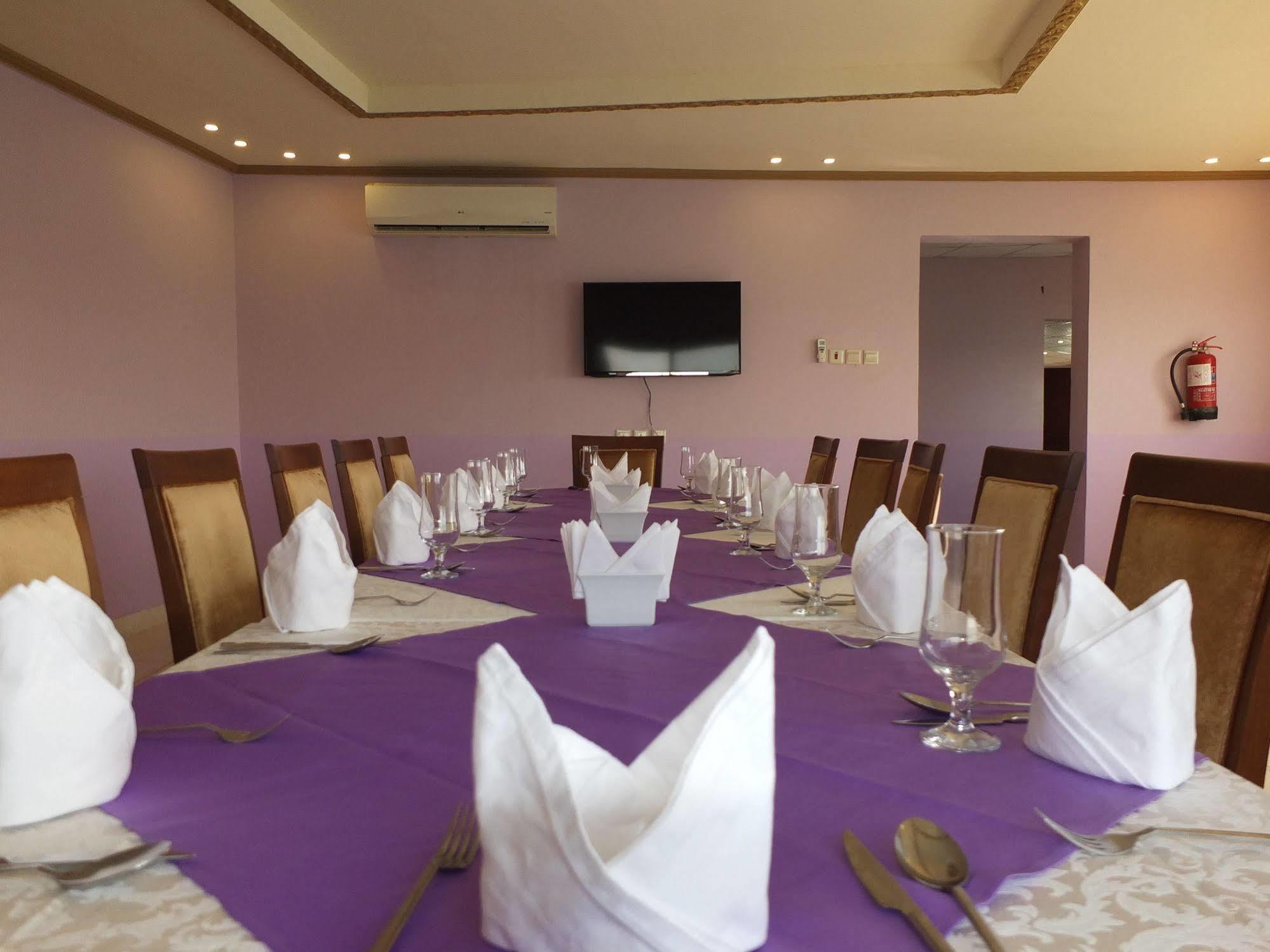 Al Ahmadi Plaza Resort Янбу Екстер'єр фото