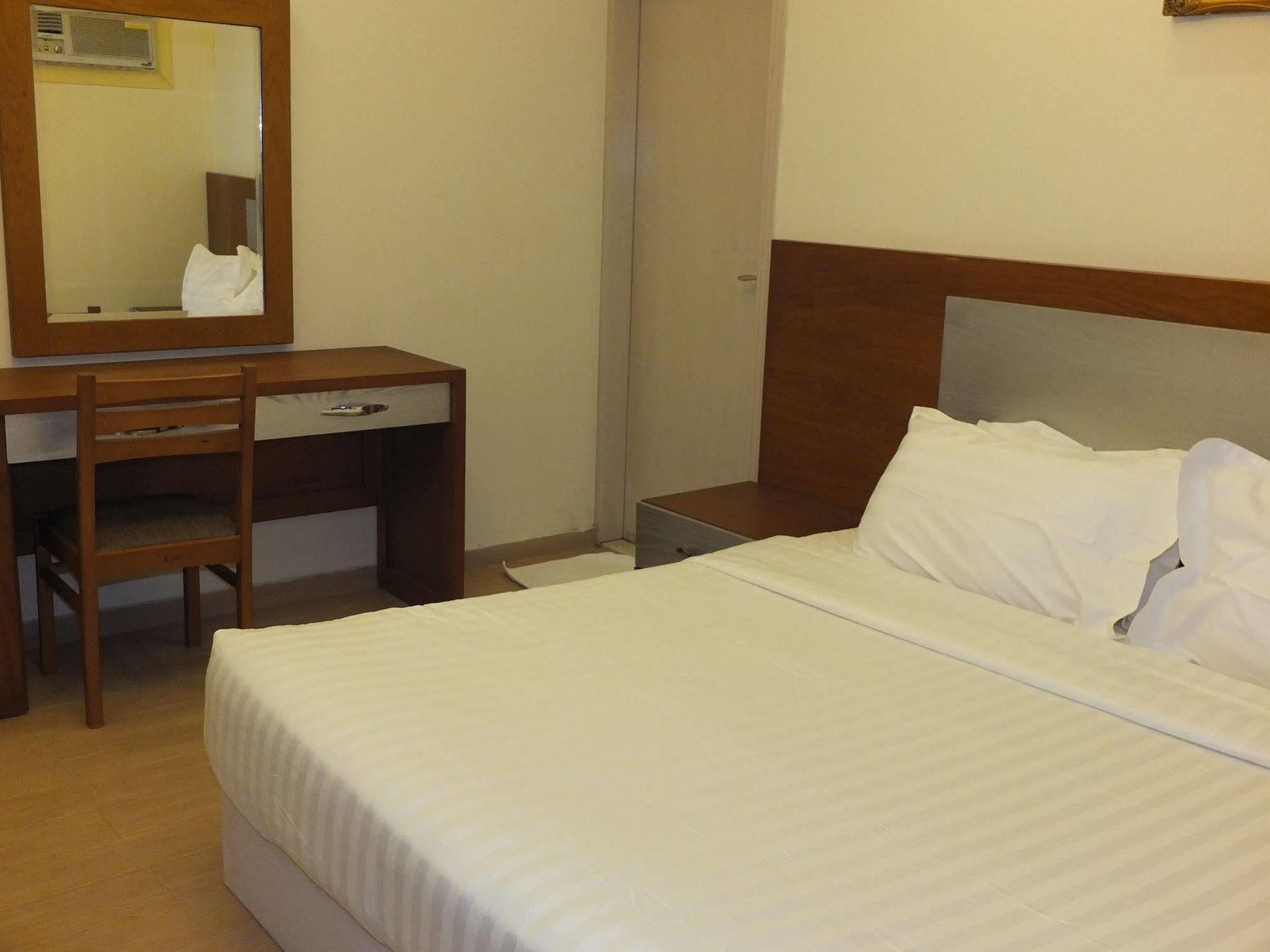 Al Ahmadi Plaza Resort Янбу Екстер'єр фото