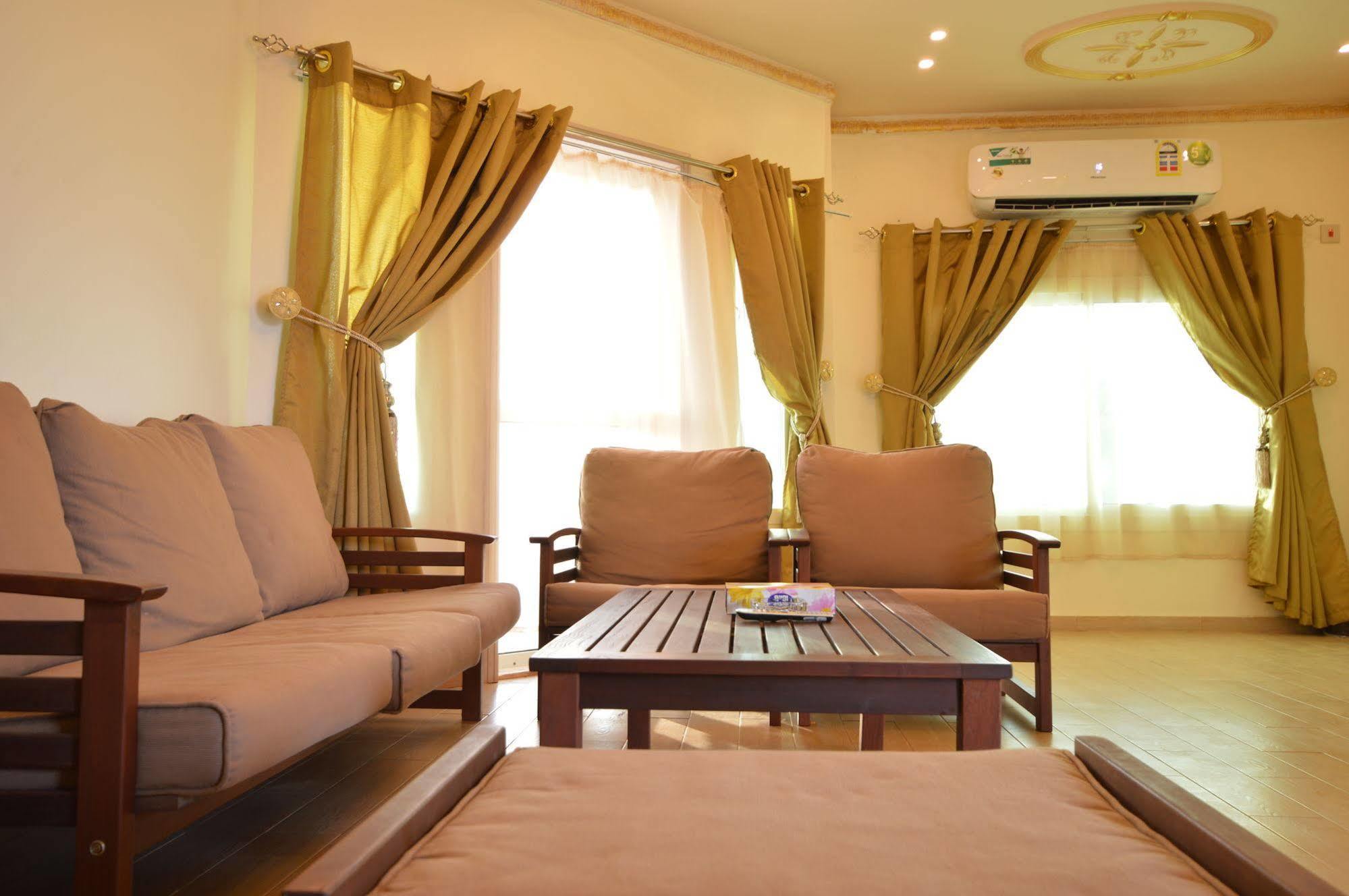 Al Ahmadi Plaza Resort Янбу Екстер'єр фото