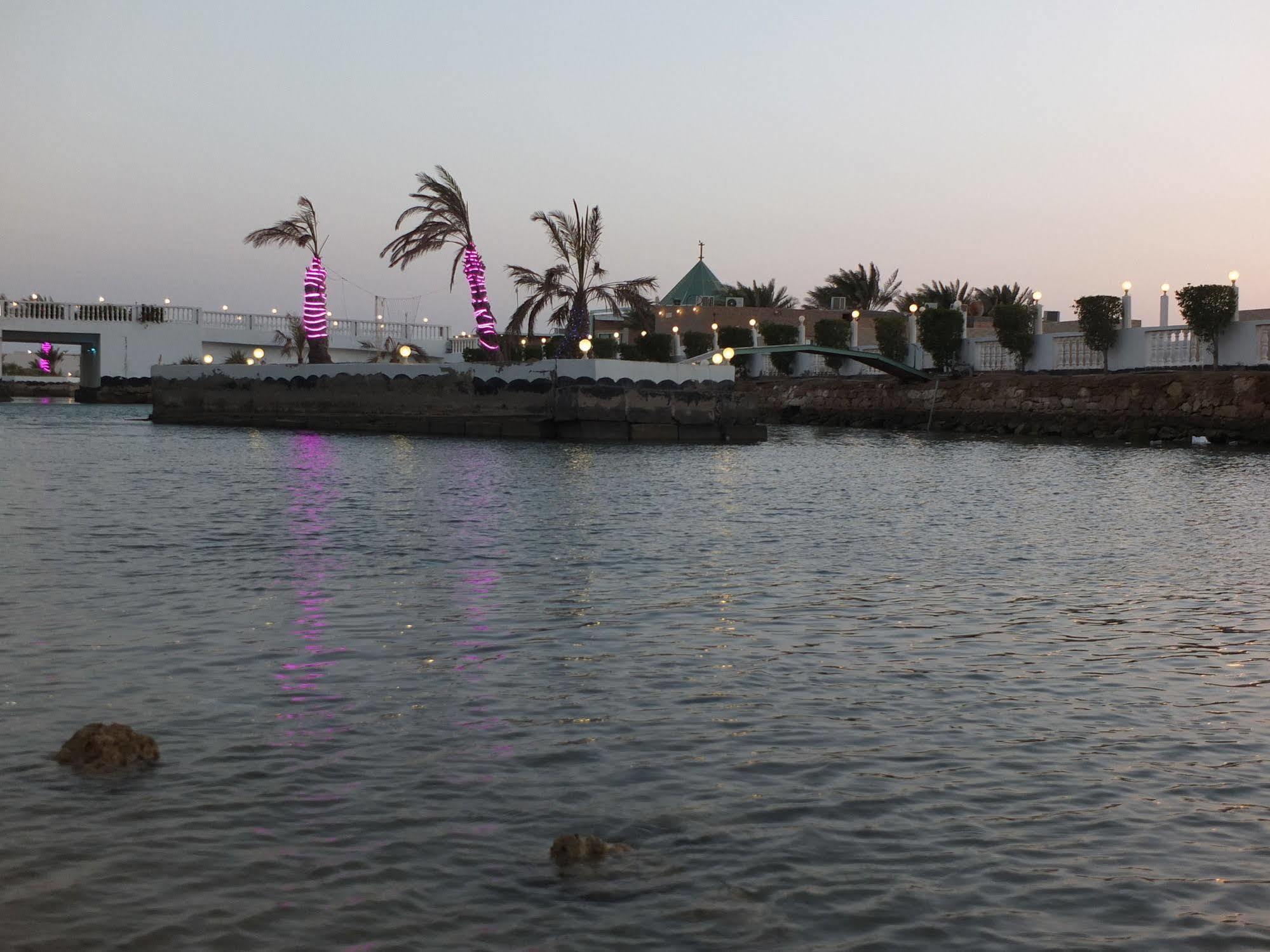 Al Ahmadi Plaza Resort Янбу Екстер'єр фото