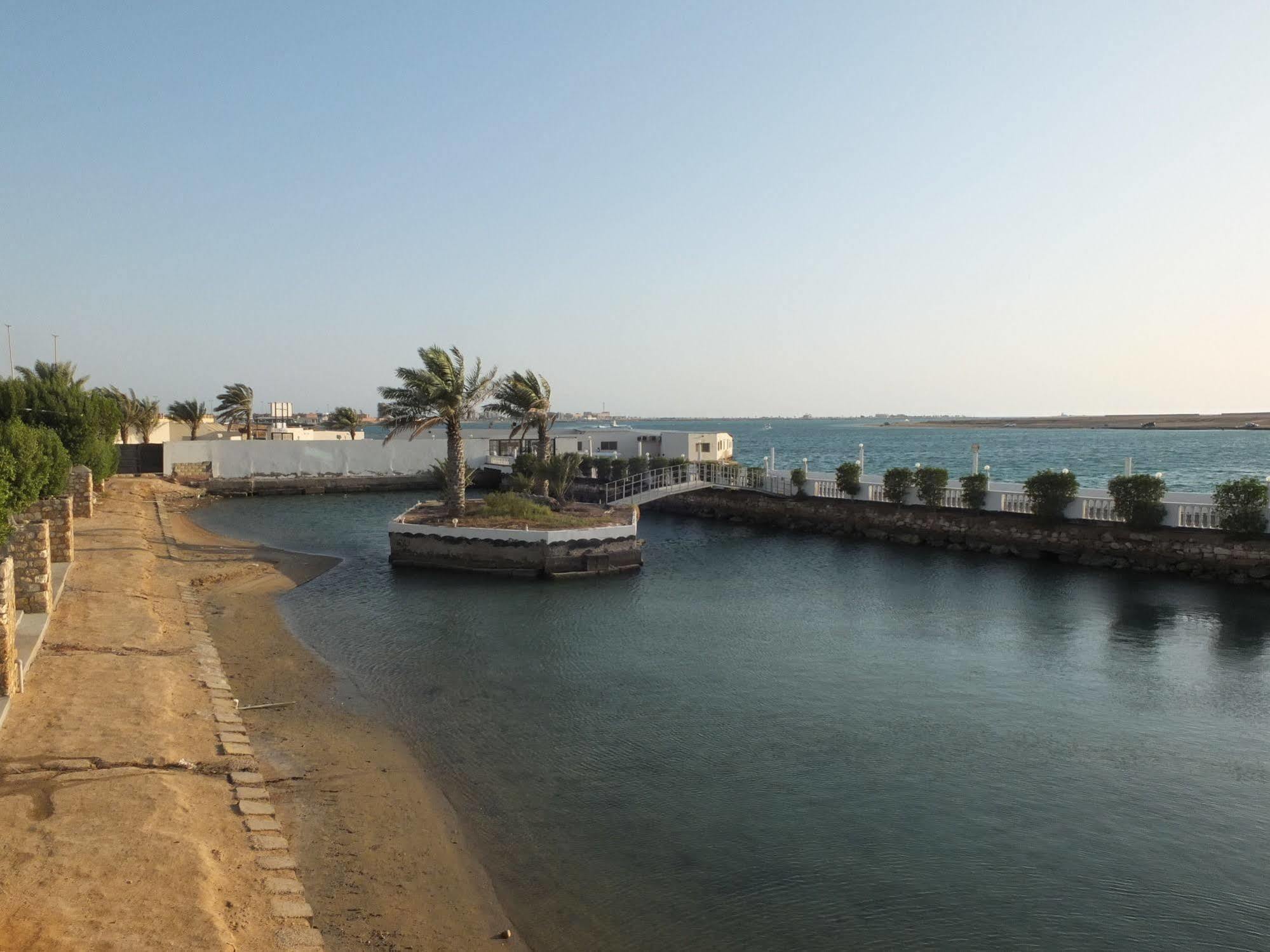 Al Ahmadi Plaza Resort Янбу Екстер'єр фото
