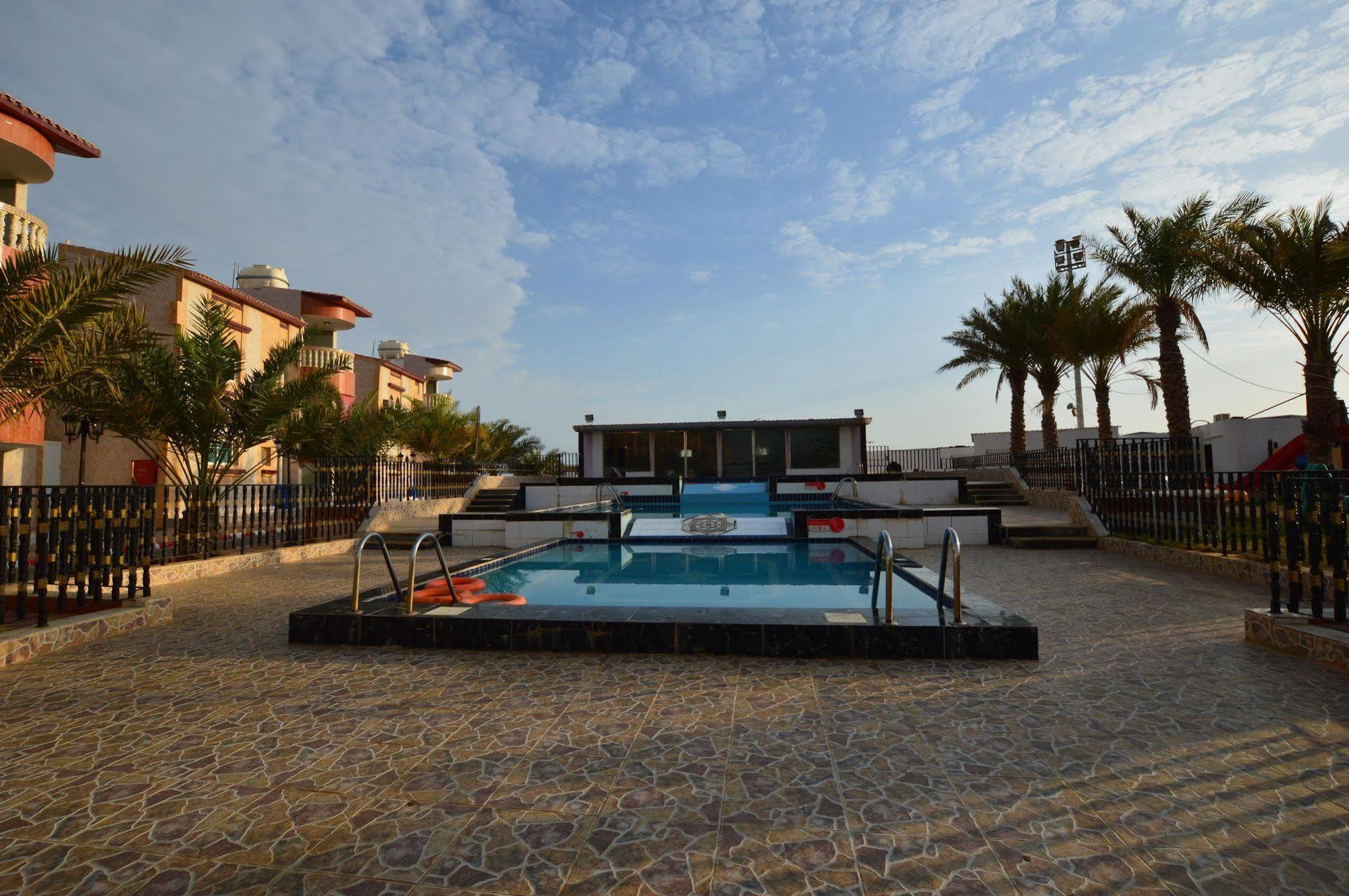 Al Ahmadi Plaza Resort Янбу Екстер'єр фото